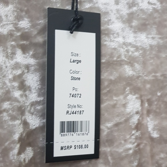 🌶Romeo & Juliet Velvet Cropped Tank - Picture 3 of 5